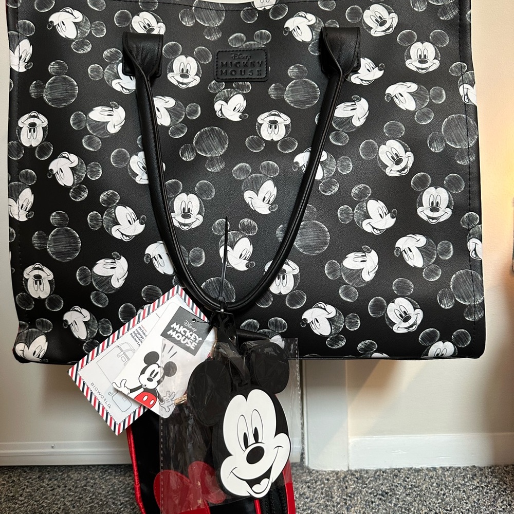 NWT: Disney MM BWG 3PC SET… + Cross body